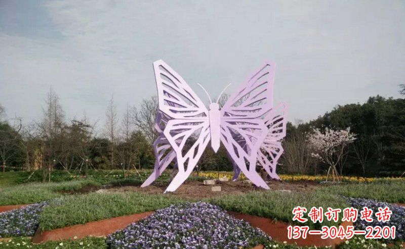甘肃流动而优雅的蝴蝶雕塑
