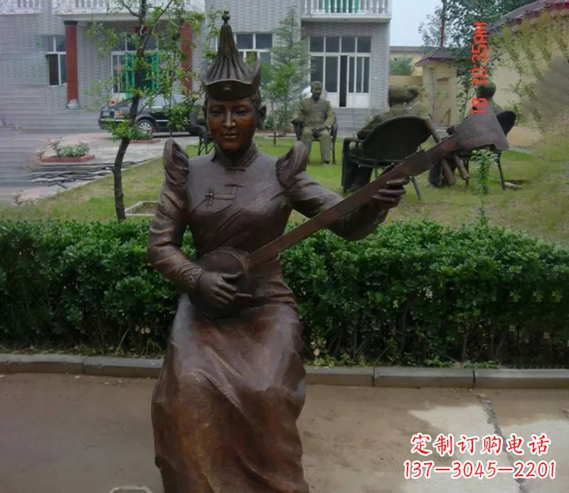 甘肃蒙古族女人演奏公园人物铜雕
