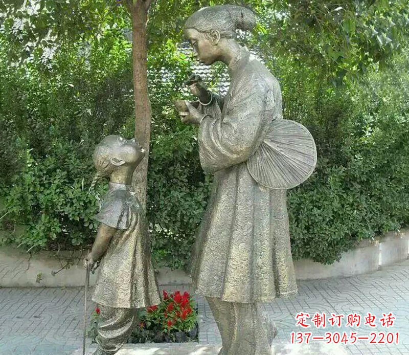 甘肃用浓浓母爱温暖心中的母亲雕塑