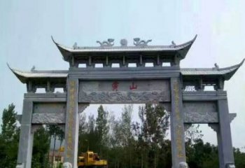 甘肃景区三门石雕牌楼，是一种典型的古典建筑风…