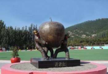 甘肃两个儿童抱着苹果公园人物铜雕