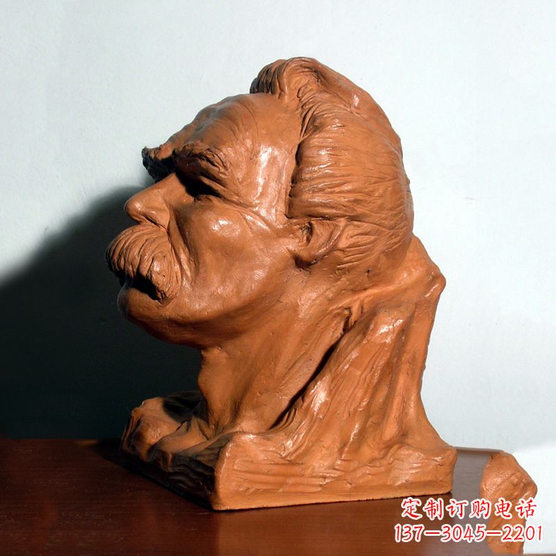 甘肃以尼采为原型的雕塑头像