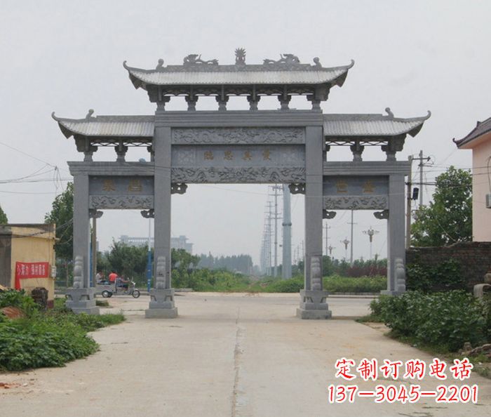 甘肃农村三门石牌坊