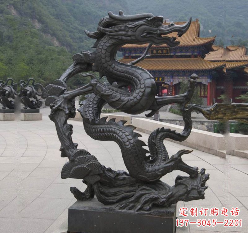 甘肃超群绝伦的盘龙铜雕