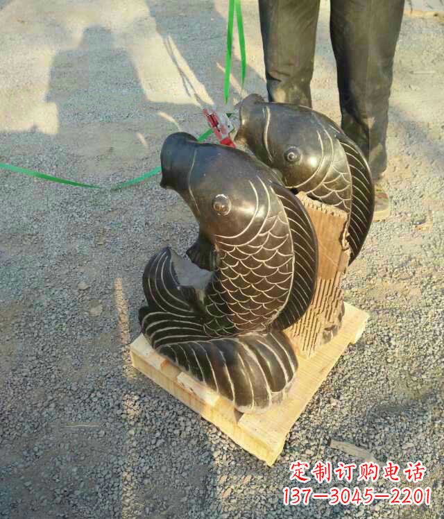 甘肃喷水鱼动物铜雕