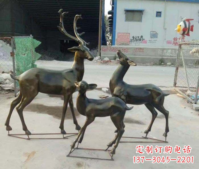 甘肃群雄逐鹿,铸就精致鹿雕
