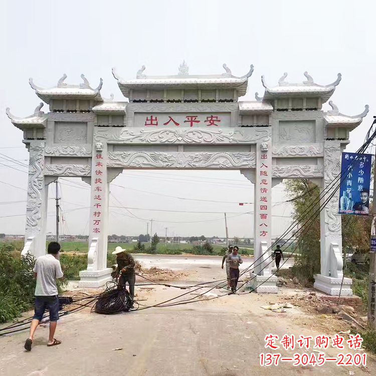 甘肃质朴粗犷的三间四柱农村石牌坊雕塑