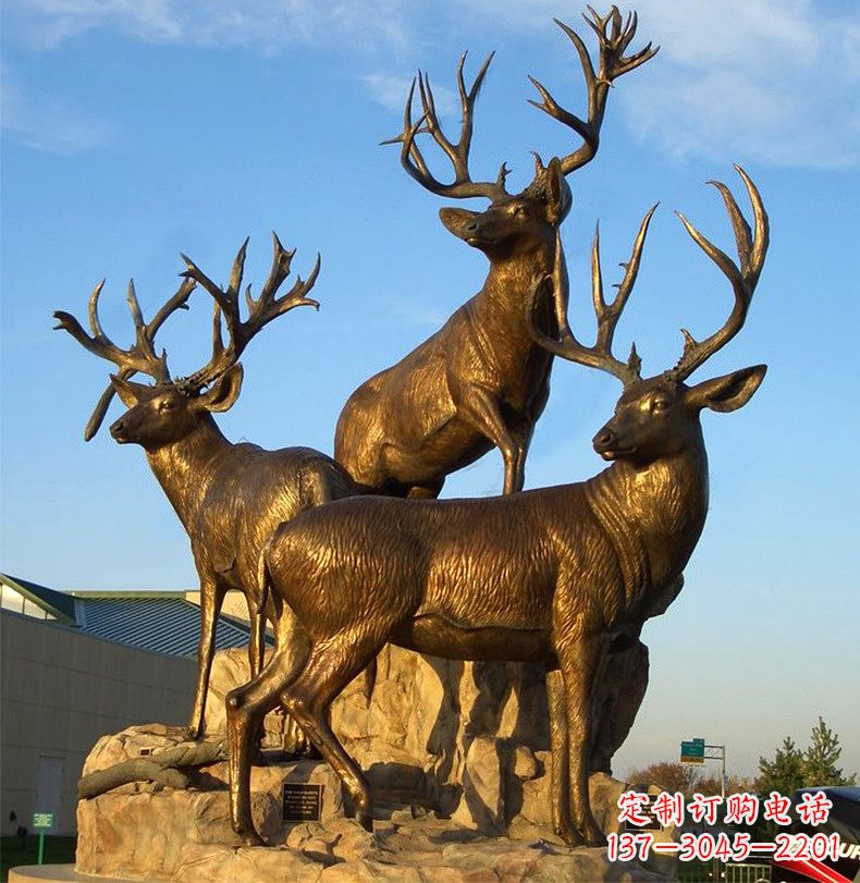 甘肃三鹿登高鹿景观铜雕,让你秀智慧雕刻艺术