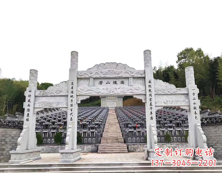 甘肃精致雕刻的三门石牌坊雕塑