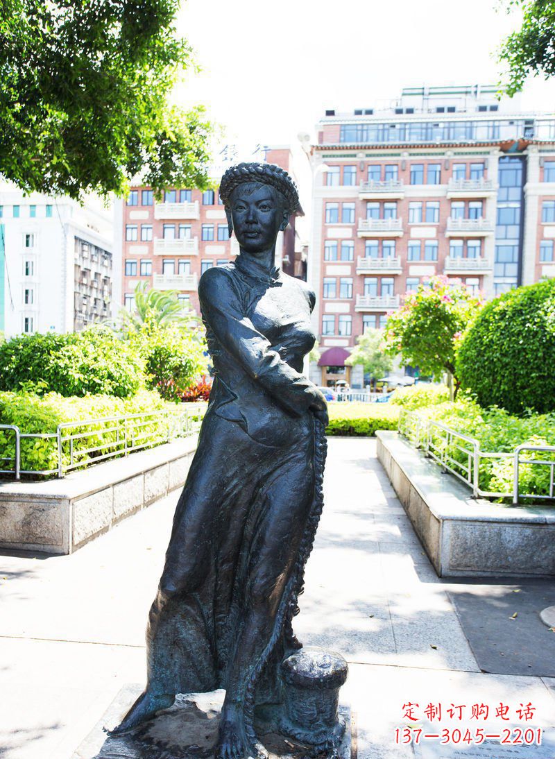 甘肃民族风情女性青铜雕塑