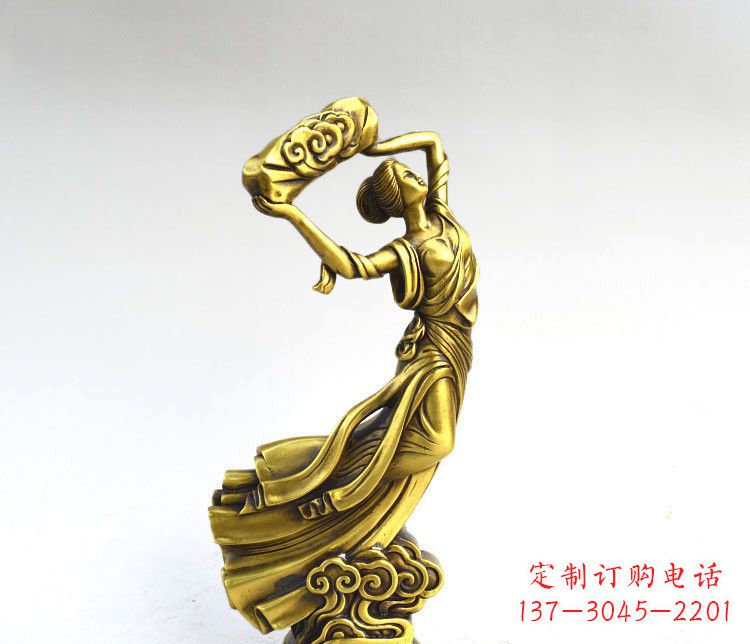 甘肃传承古老神话的女娲雕塑