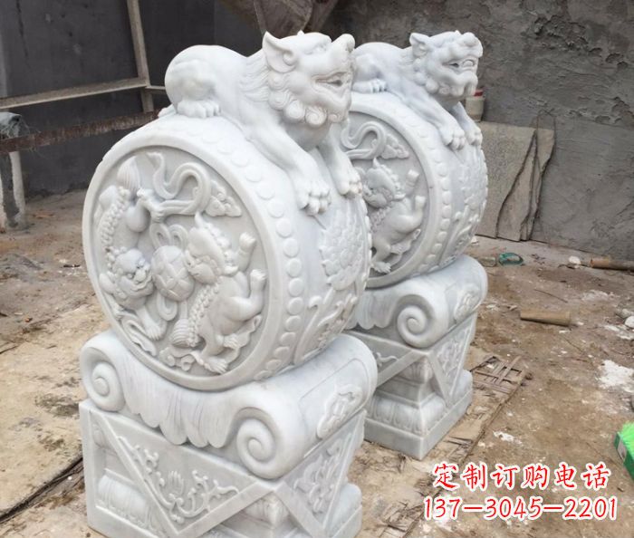 甘肃中领雕塑领先制作狮子抱鼓石门墩