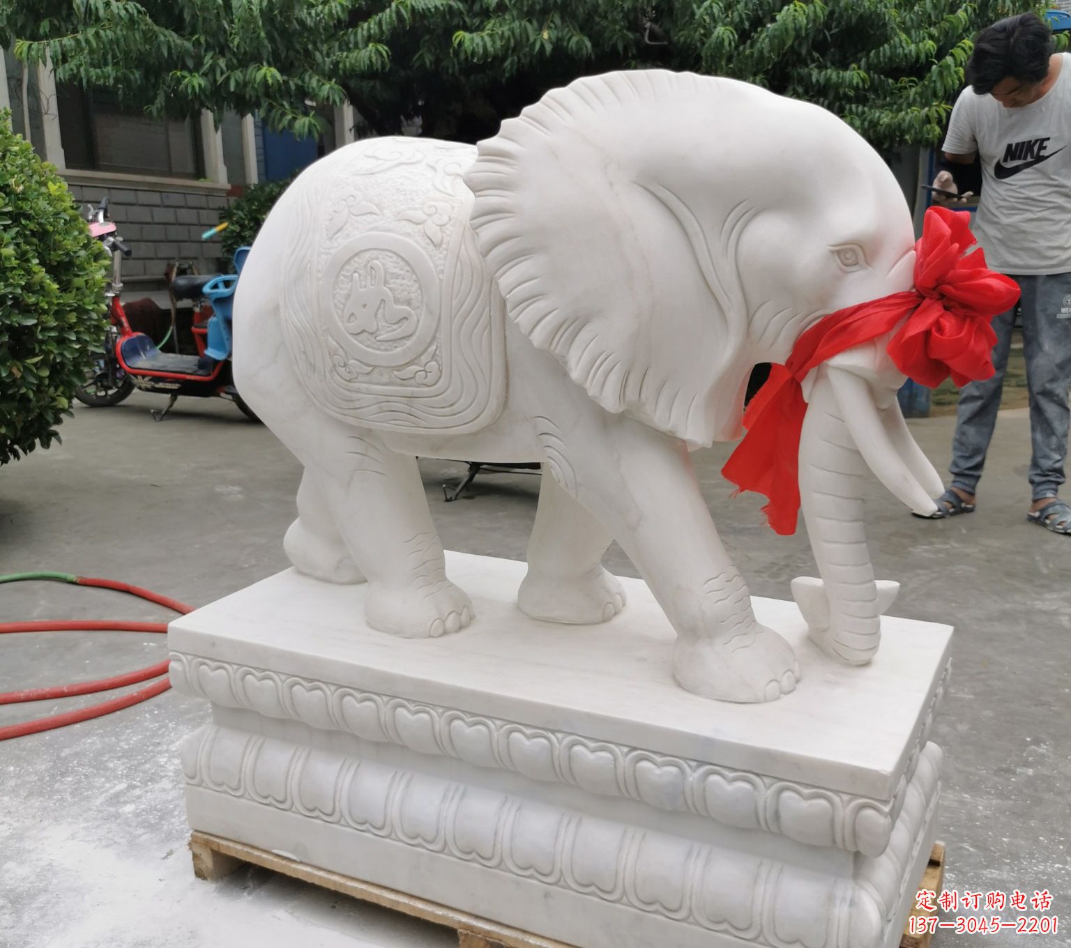 甘肃中领雕塑的石雕大象招财摆件