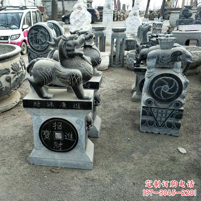 甘肃中领雕塑拥有一支由经验丰富的石雕大师组成…