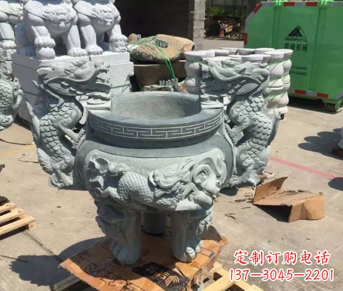 甘肃寺庙景观青石龙头香炉石雕 (2)