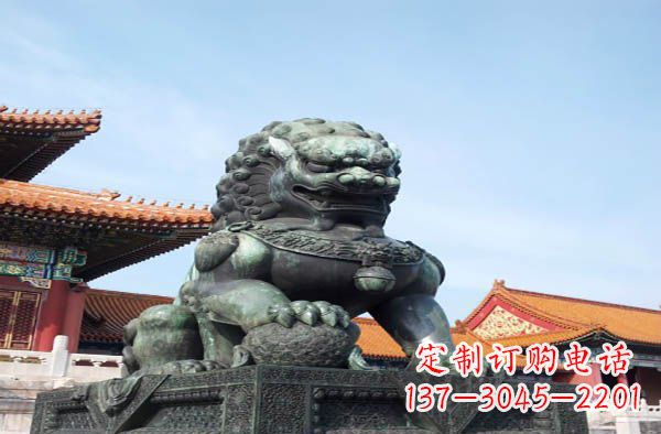 甘肃寺庙门口狮子铜雕
