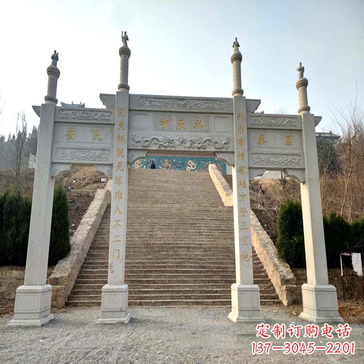 甘肃寺庙入口无楼牌坊