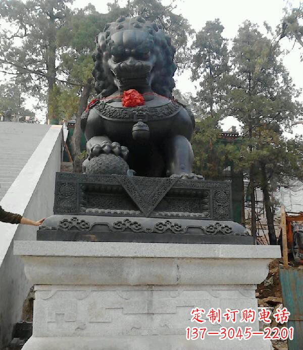 甘肃寺庙狮子铜狮子雕塑