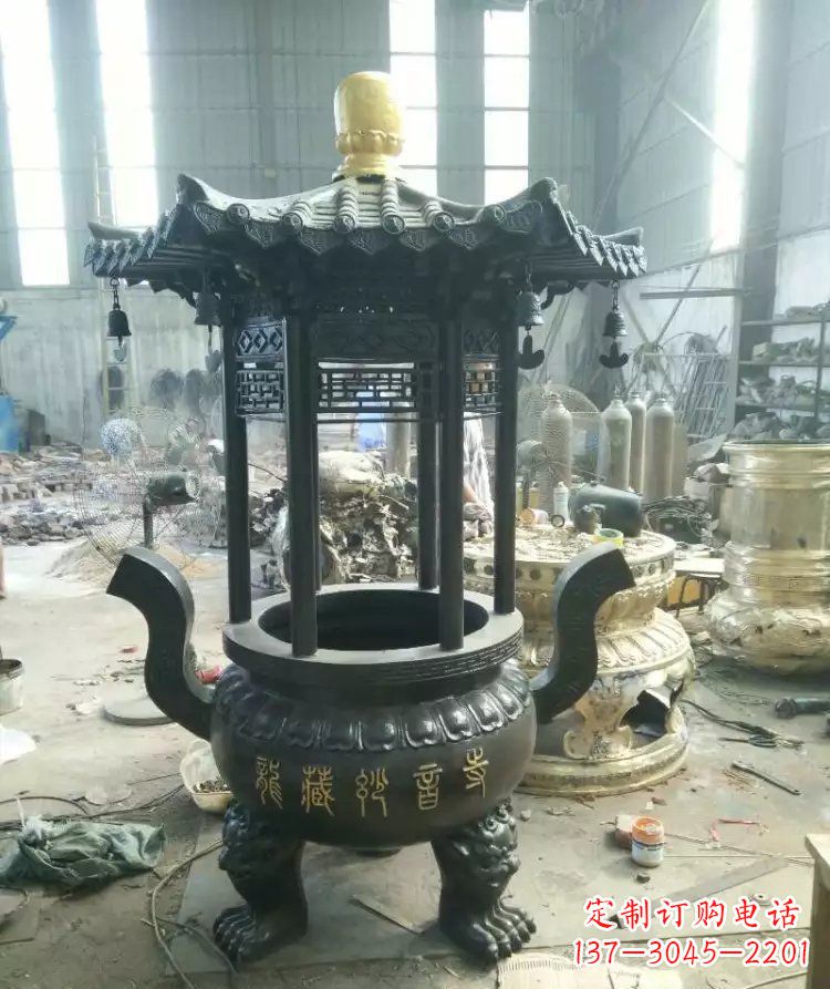 甘肃寺庙圆香炉铜雕 (2)