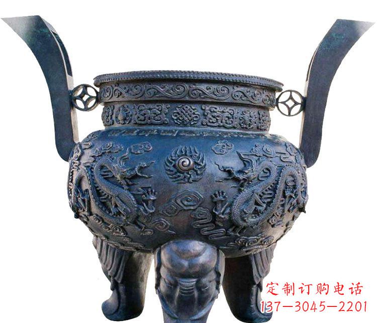 甘肃寺庙圆形三足鼎铜雕香炉