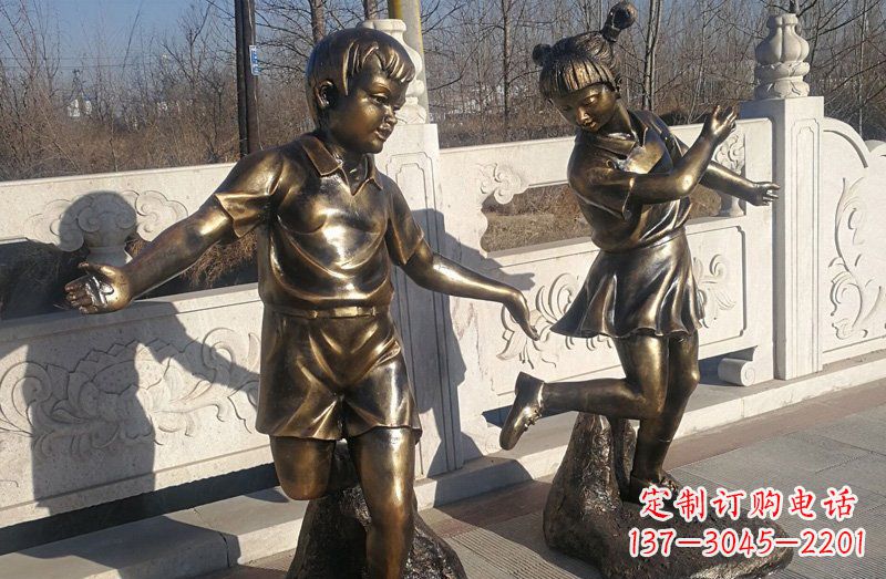 甘肃踢毽子的儿童铜雕 (2)