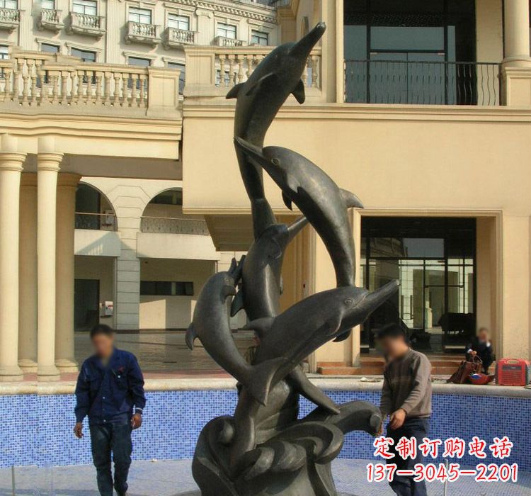 甘肃跳跃海豚雕塑