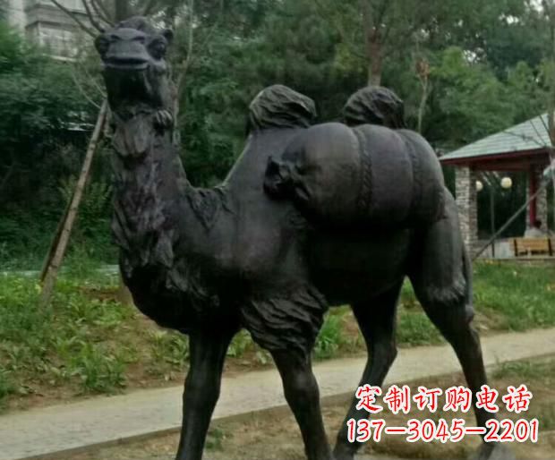 甘肃驮行李的骆驼铜雕