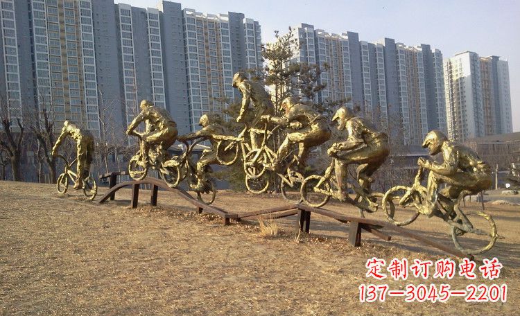 甘肃玩花样自行车人物铜雕