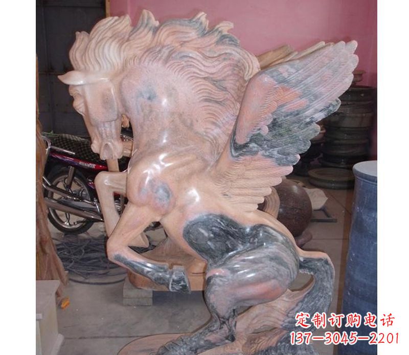 甘肃晚霞红奔马石雕