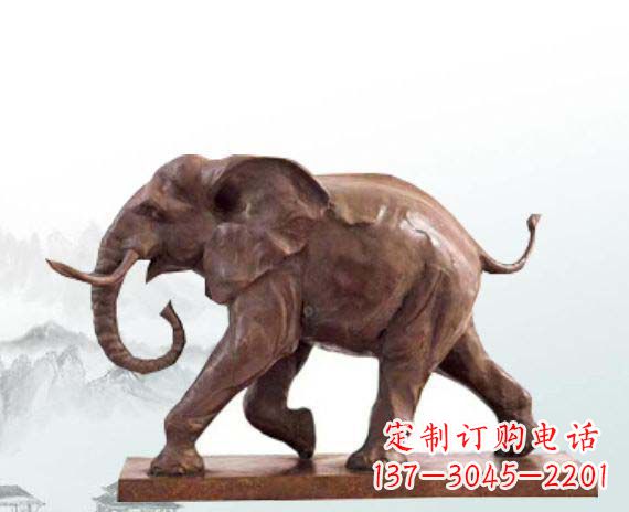 甘肃晚霞红大象公园动物石雕