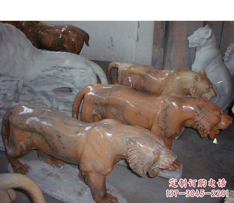 甘肃晚霞红动物老虎石雕