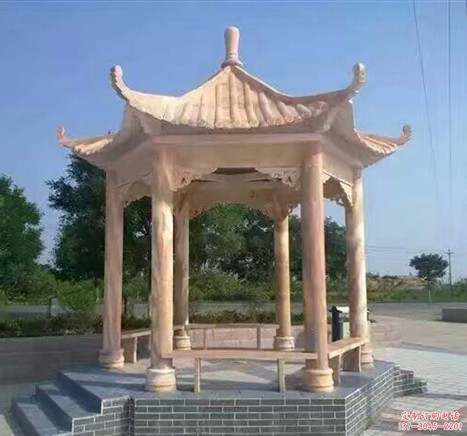 甘肃晚霞红公园景观凉亭