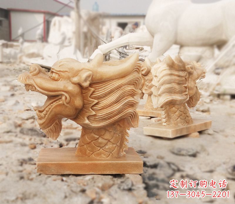 甘肃晚霞红喷水龙头雕塑