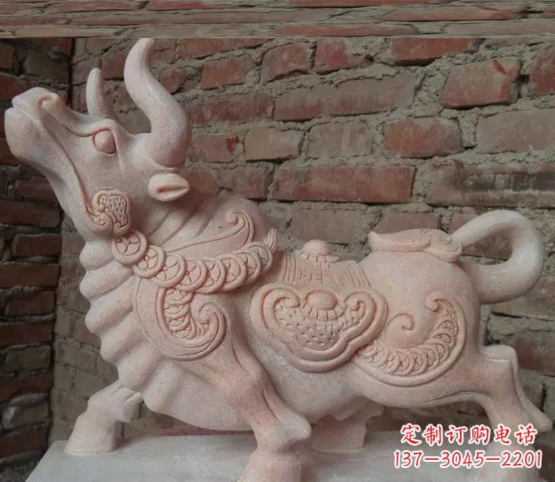 甘肃晚霞红小牛雕塑