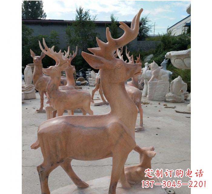 甘肃晚霞红驯鹿动物公园石雕
