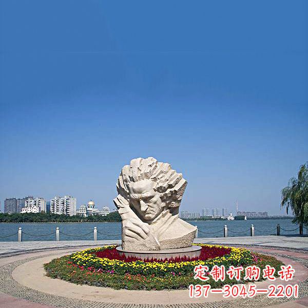 甘肃维也纳古典乐派代表人物世界知名音乐家贝多芬石雕景区景观雕像