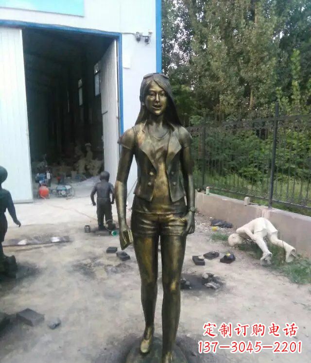 甘肃现代美女广场人物铜雕
