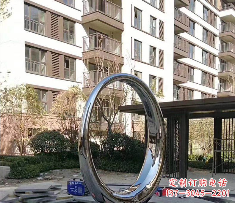 甘肃小区不锈钢镜面圆环雕塑