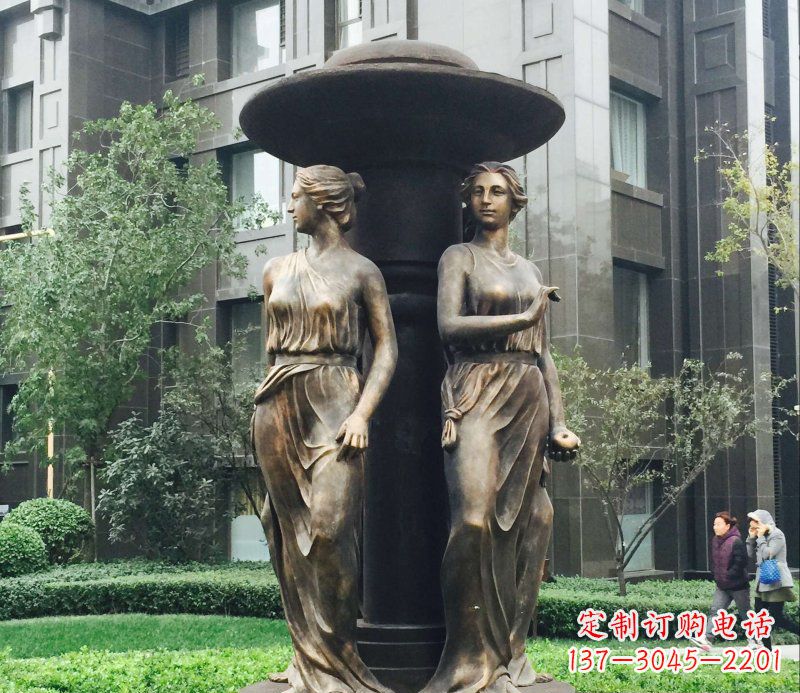 甘肃小区西方女人人物铜雕