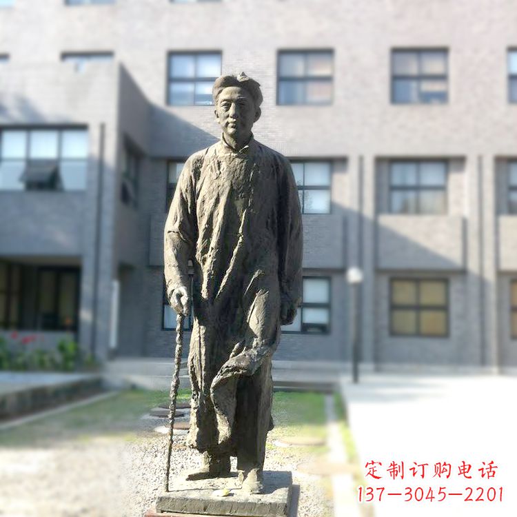 甘肃校园名人徐悲鸿雕塑