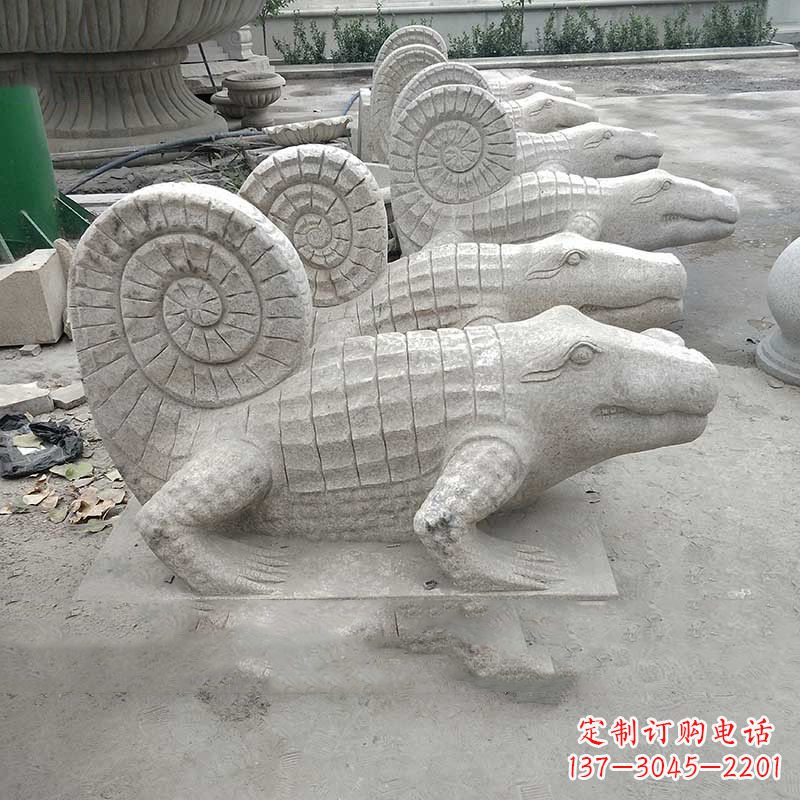 甘肃园林水池水景鳄鱼砂岩喷水雕塑