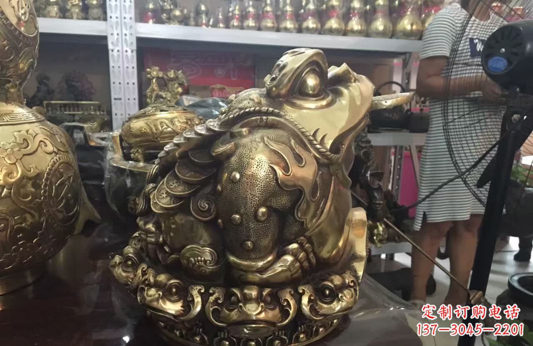甘肃招财金蟾动物铜雕