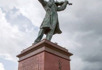 甘肃音乐家聂耳拉小提琴景观名人雕塑