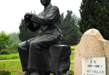 甘肃中国现代著名小说家老舍铜雕像