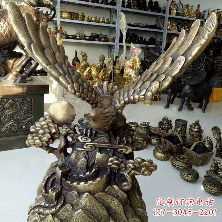甘肃铸铜老鹰雕塑