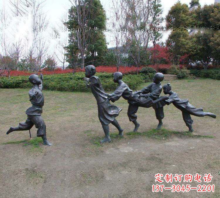 甘肃铸铜老鹰捉小鸡儿童雕塑