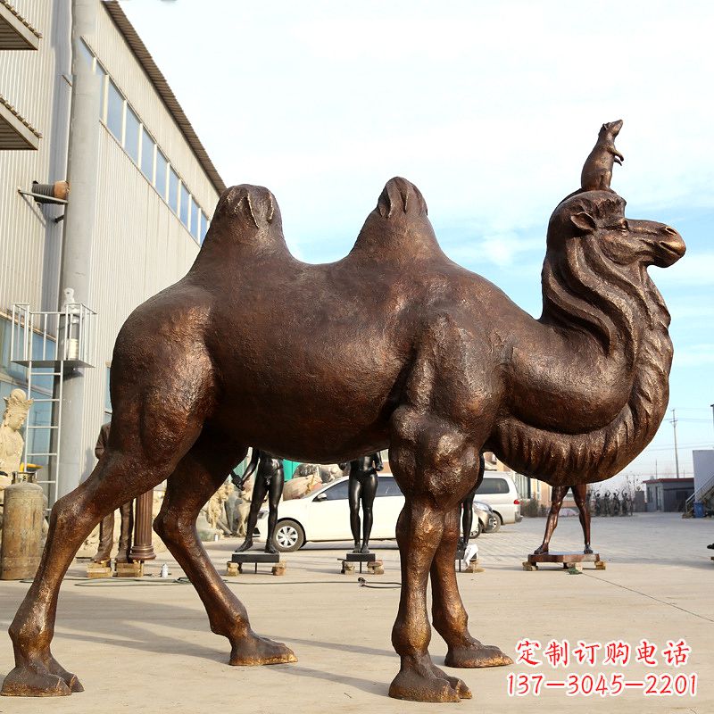 甘肃铸铜骆驼雕塑
