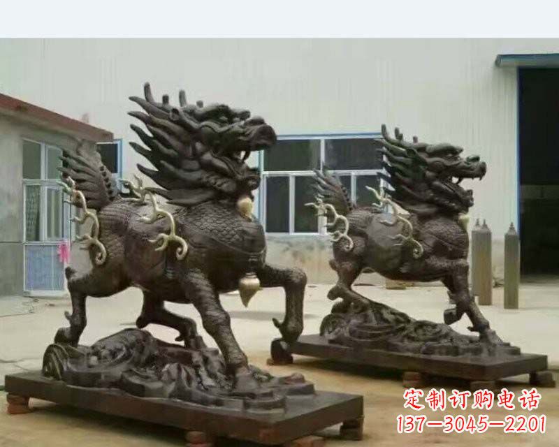 甘肃铸铜踏浪麒麟雕塑