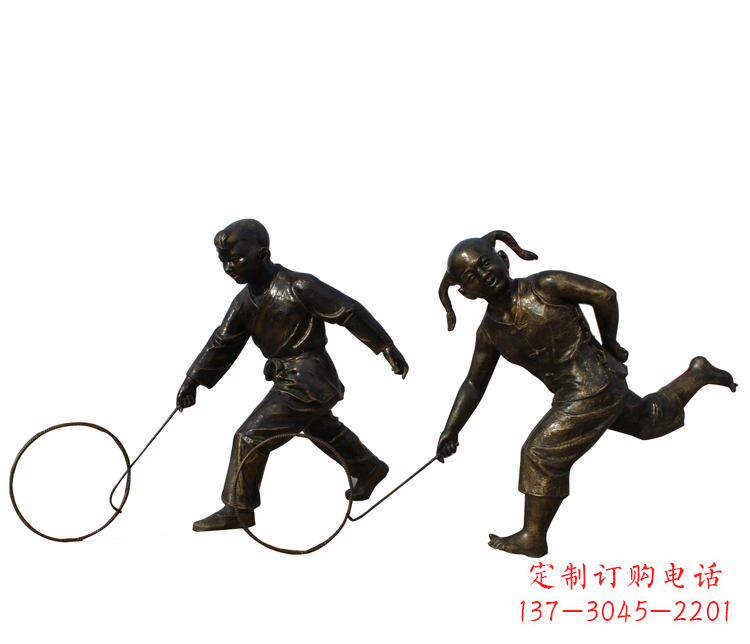 甘肃公园滚铁环的儿童铜雕