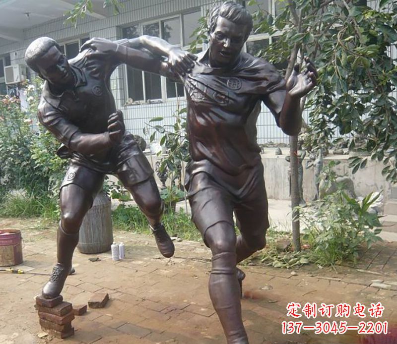 甘肃足球运动公园人物铜雕
